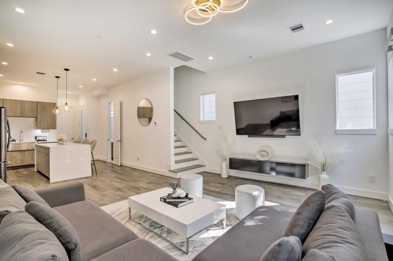 Newly-Built Luxury Galleria Area Townhome! Хьюстон Экстерьер фото