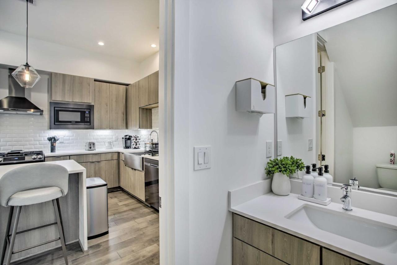 Newly-Built Luxury Galleria Area Townhome! Хьюстон Экстерьер фото