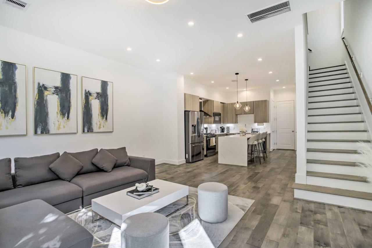 Newly-Built Luxury Galleria Area Townhome! Хьюстон Экстерьер фото