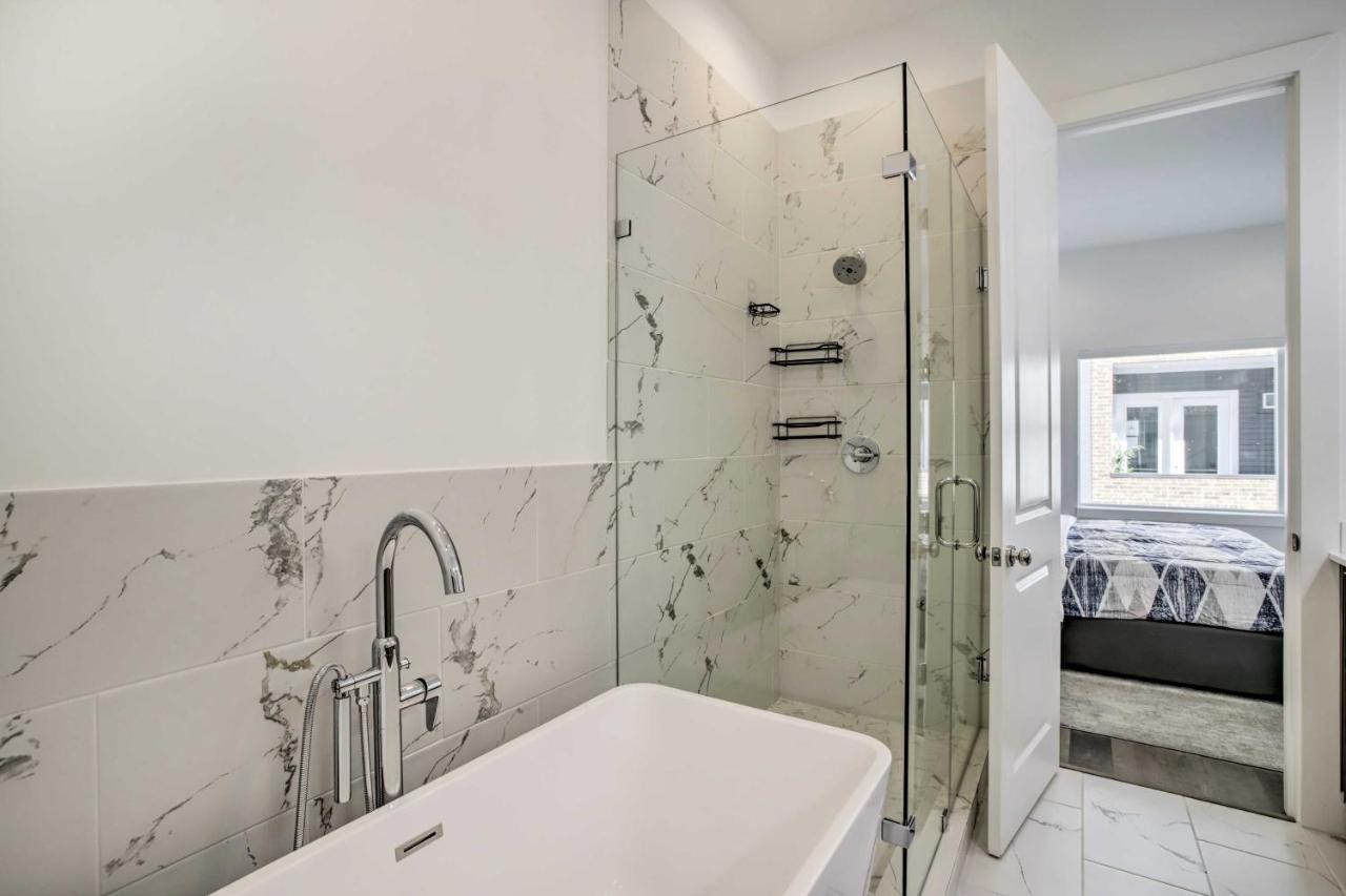 Newly-Built Luxury Galleria Area Townhome! Хьюстон Экстерьер фото