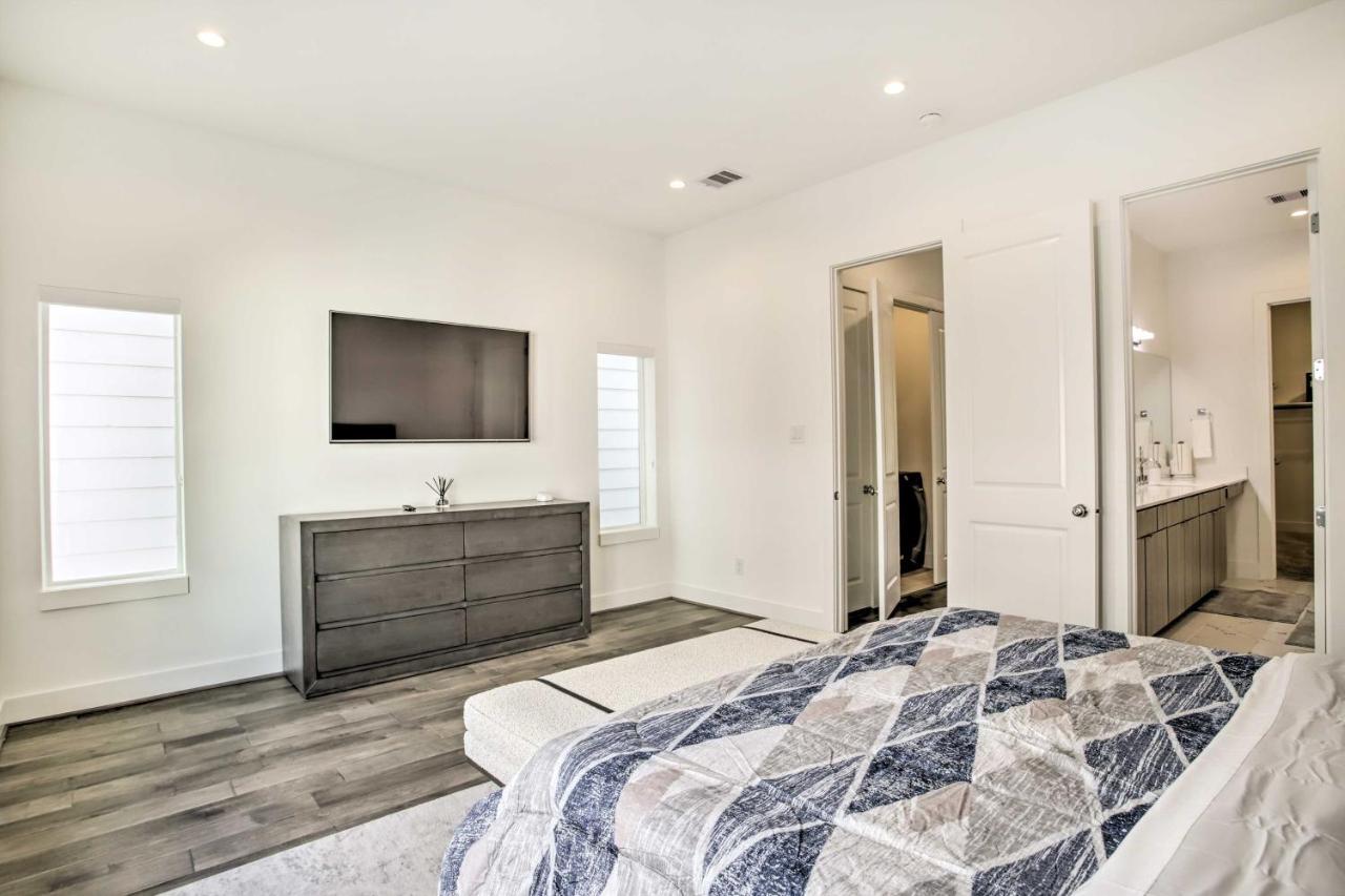 Newly-Built Luxury Galleria Area Townhome! Хьюстон Экстерьер фото